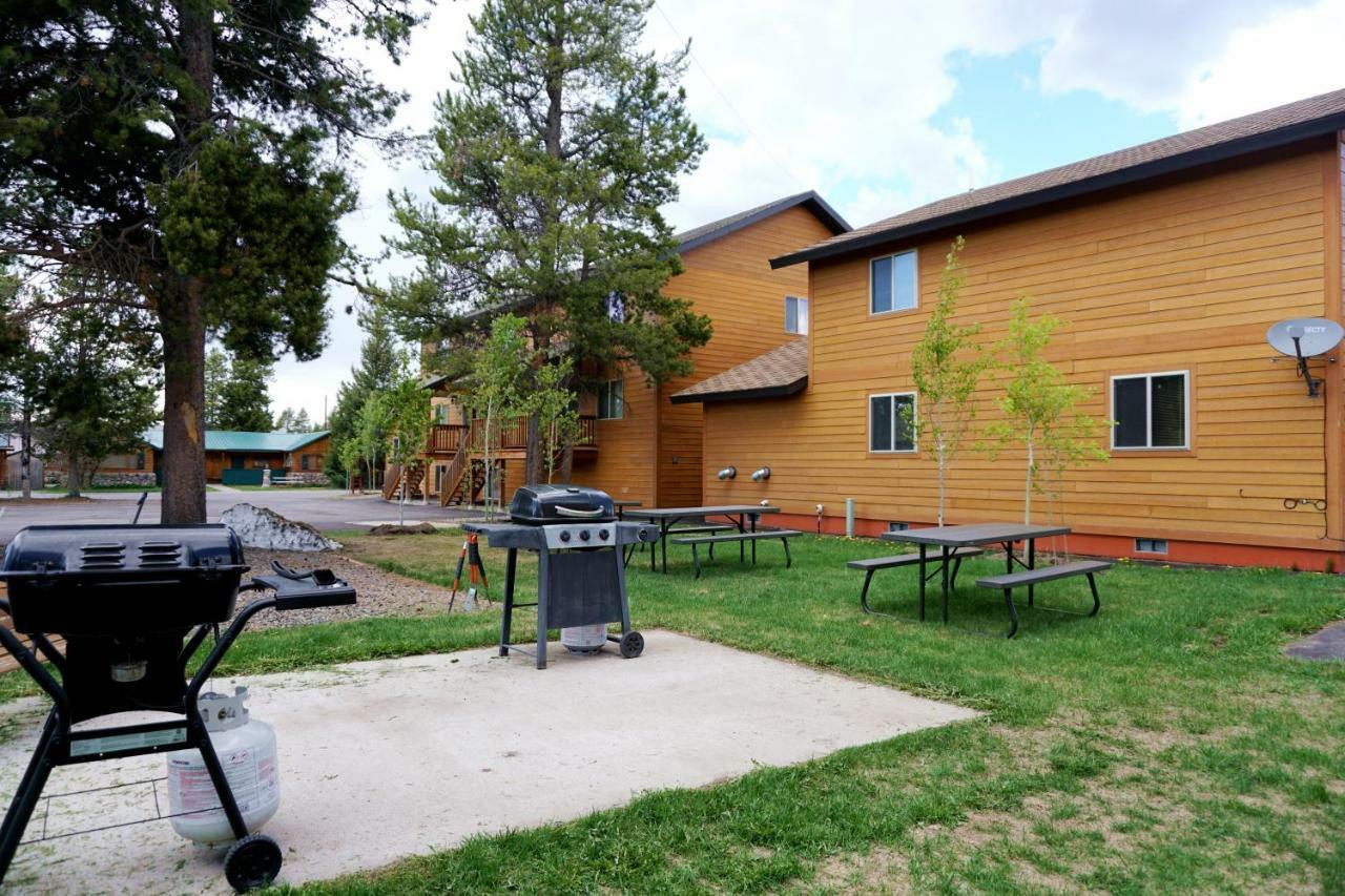 The Aspen Hotel West Yellowstone Exterior photo